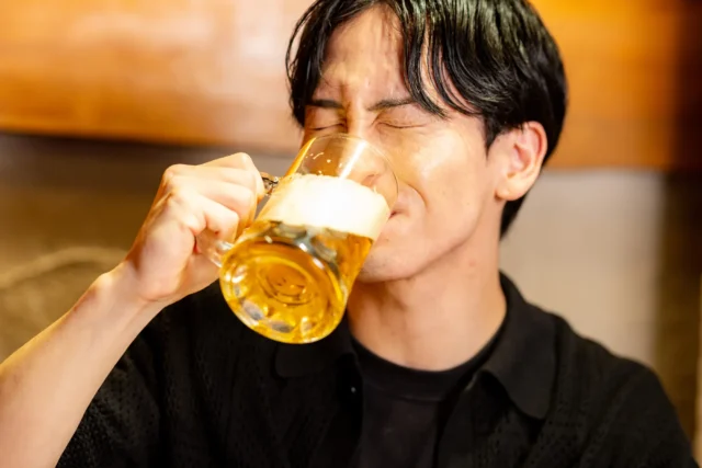 お酒はAGA・薄毛にどう影響する？