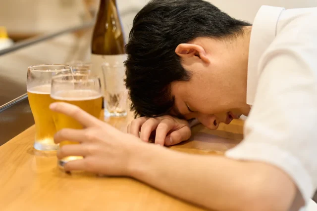 AGA治療中の飲酒とどう付き合えばいい？